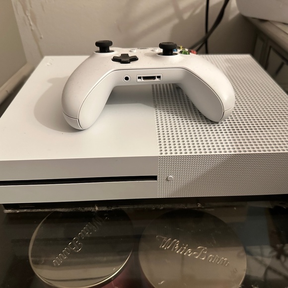 Xbox one s 1TB console